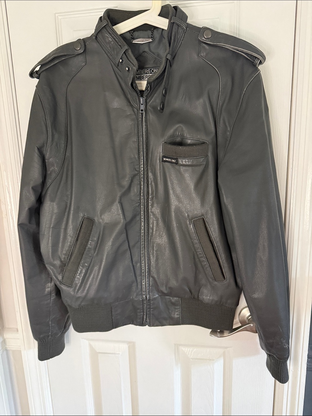 Members Only Gray Leather Bomber Jacket with Epaulets men’s 40